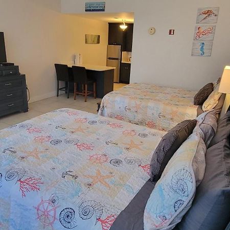 רסקין Sea Breeze, Studio 510, Beach Steps Away!+Pool+Wifi מראה חיצוני תמונה