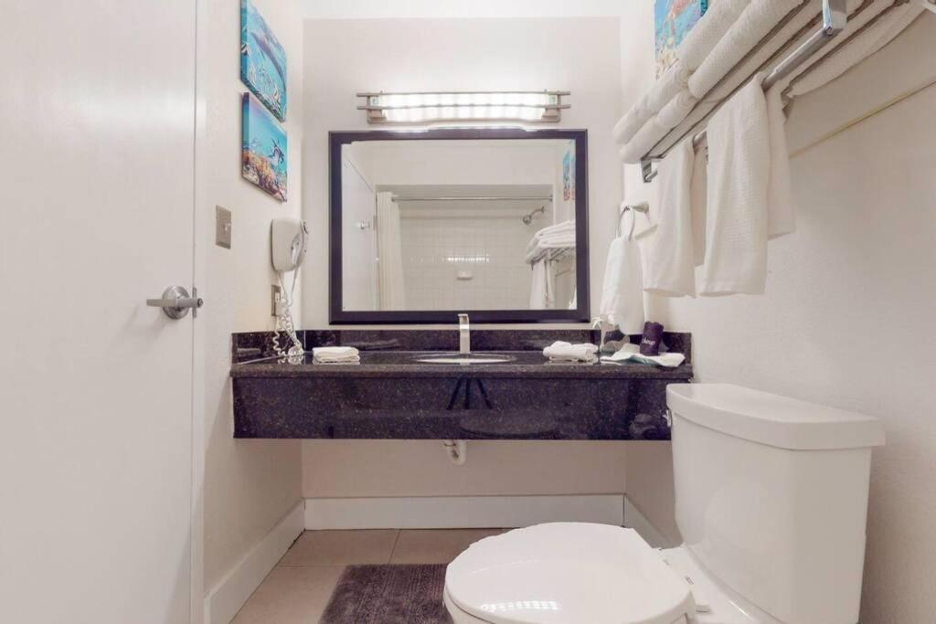רסקין Sea Breeze, Studio 510, Beach Steps Away!+Pool+Wifi מראה חיצוני תמונה